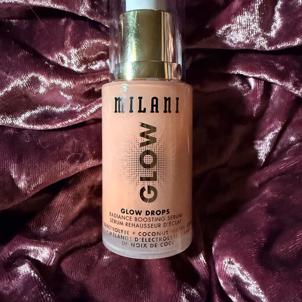 Milani Radiance Boosting Serum with Soft Peach Tones
